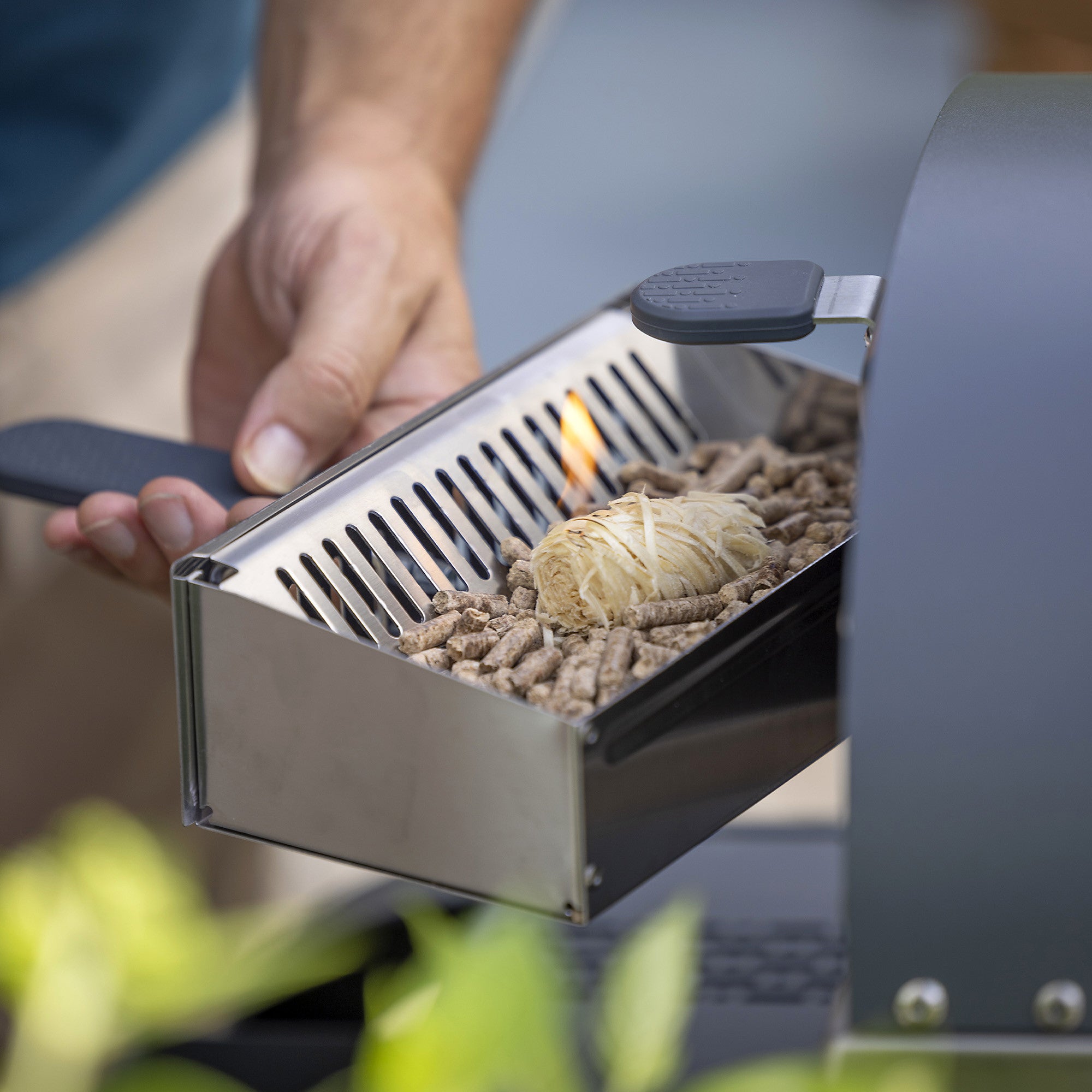 Beech pellets • 5 kg food-grade pellet dispenser box