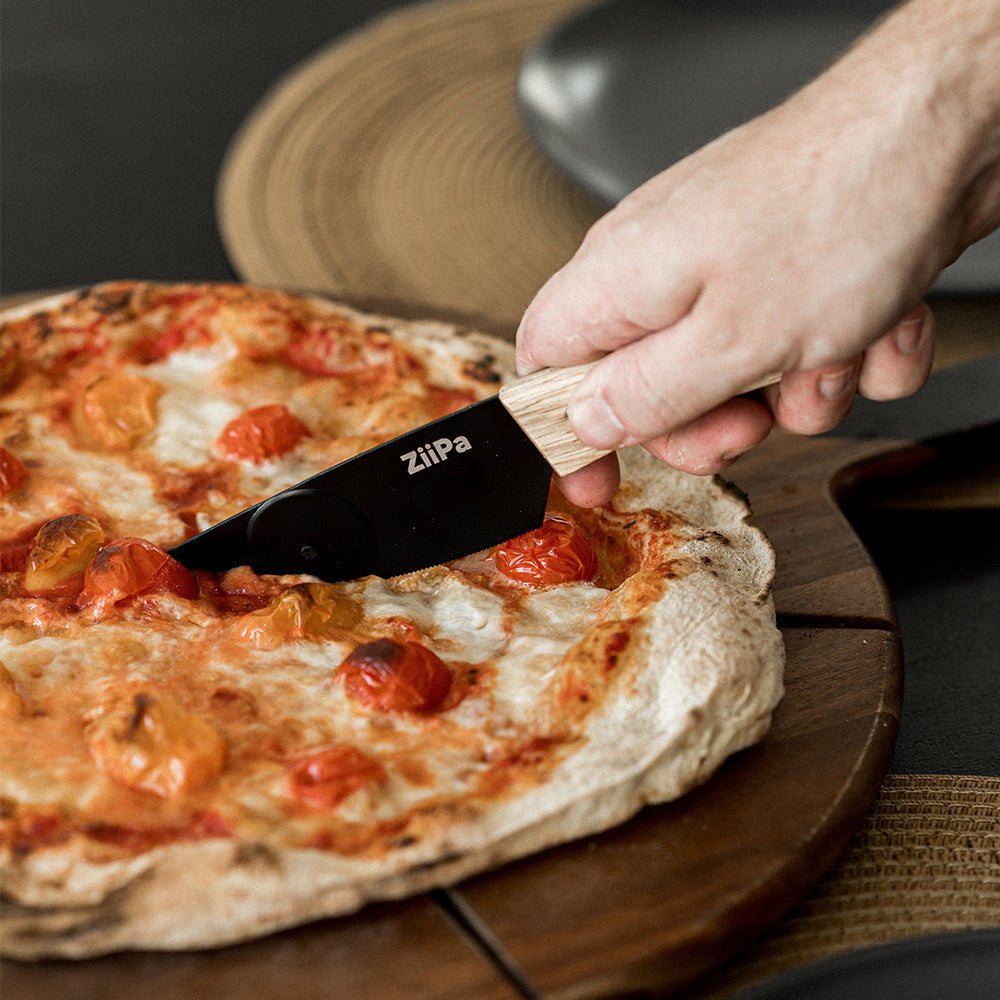 Aquino • Pizza cutter with wheel